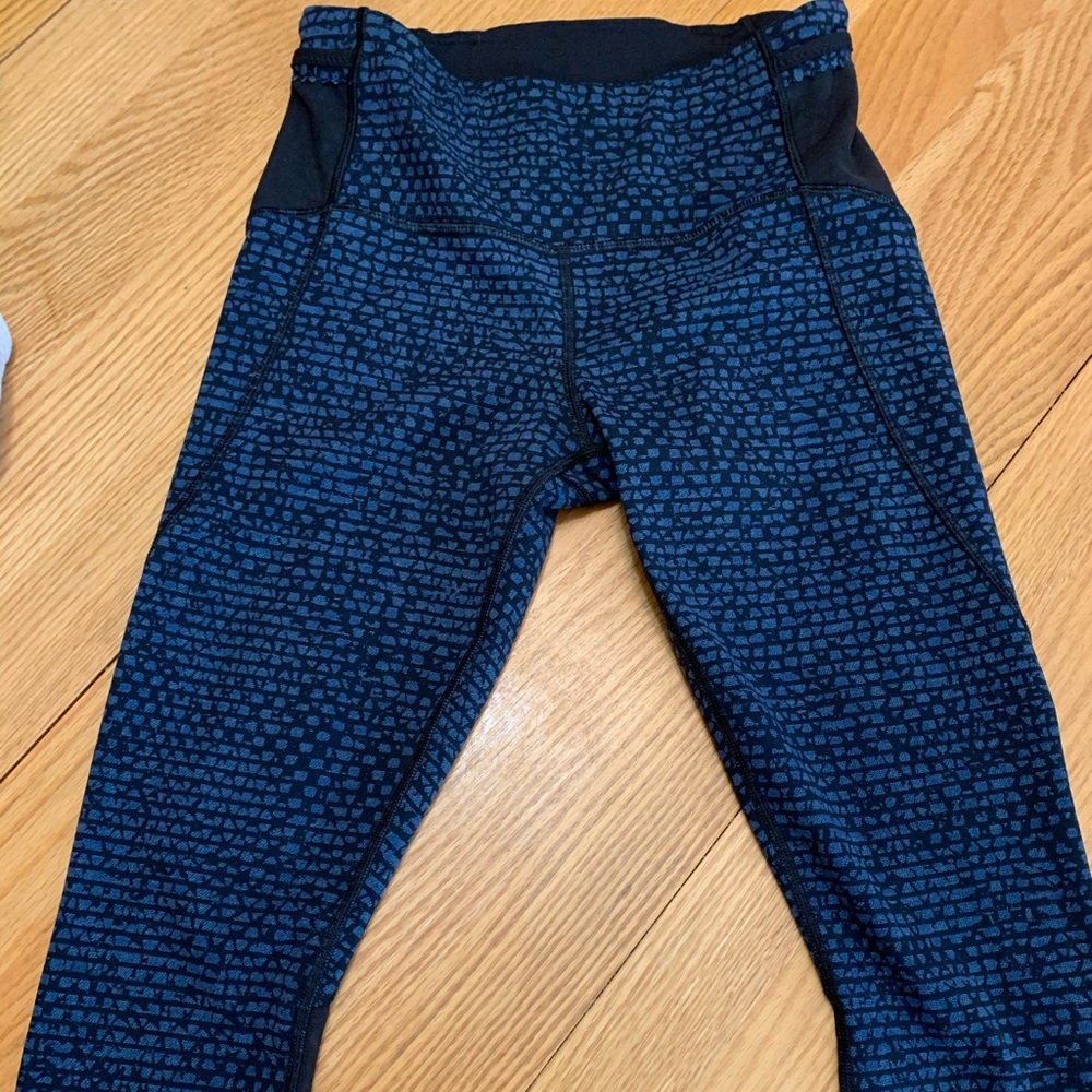 Lululemon crops